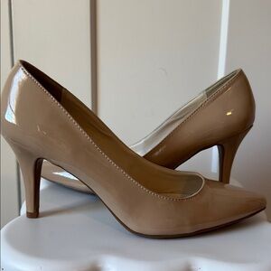 Nickels Women's Heels in Tan